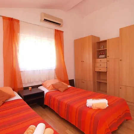 Apartment Zlatko 1417 Fondole